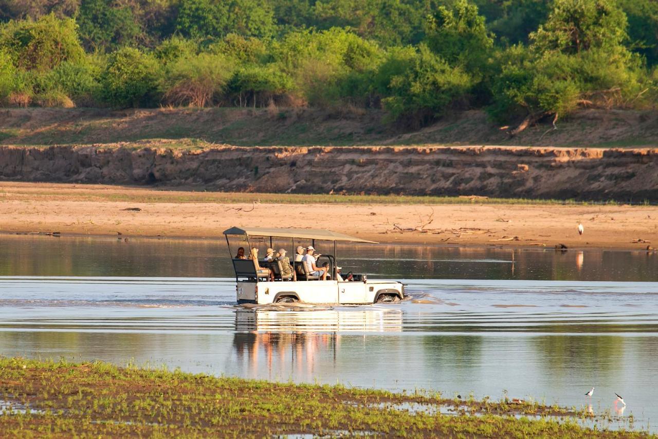 Msandile River Lodge Kakumbi Bagian luar foto