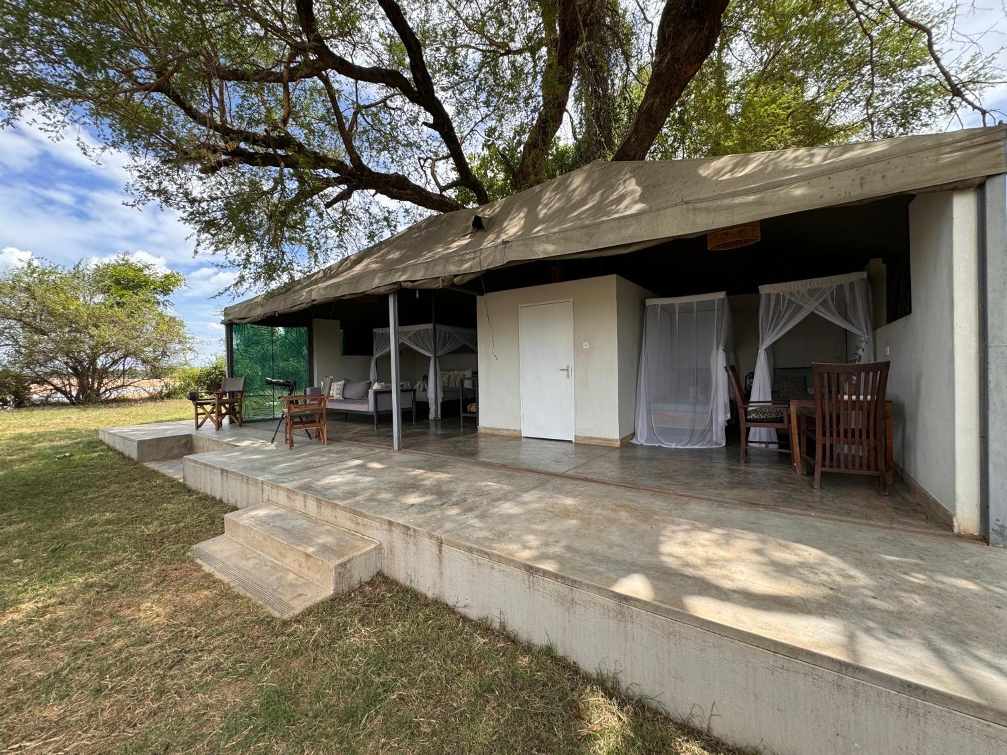 Msandile River Lodge Kakumbi Bagian luar foto