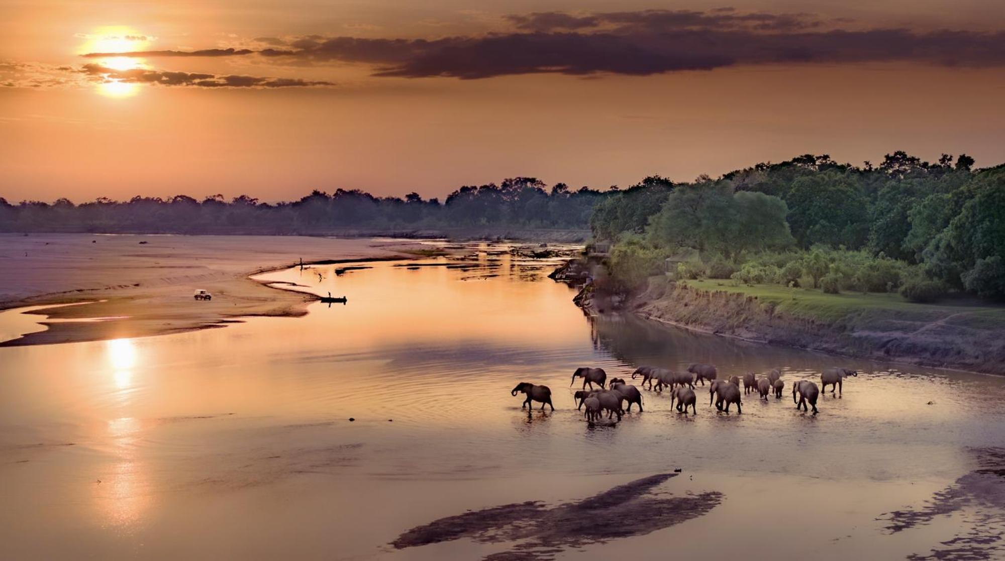 Msandile River Lodge Kakumbi Bagian luar foto