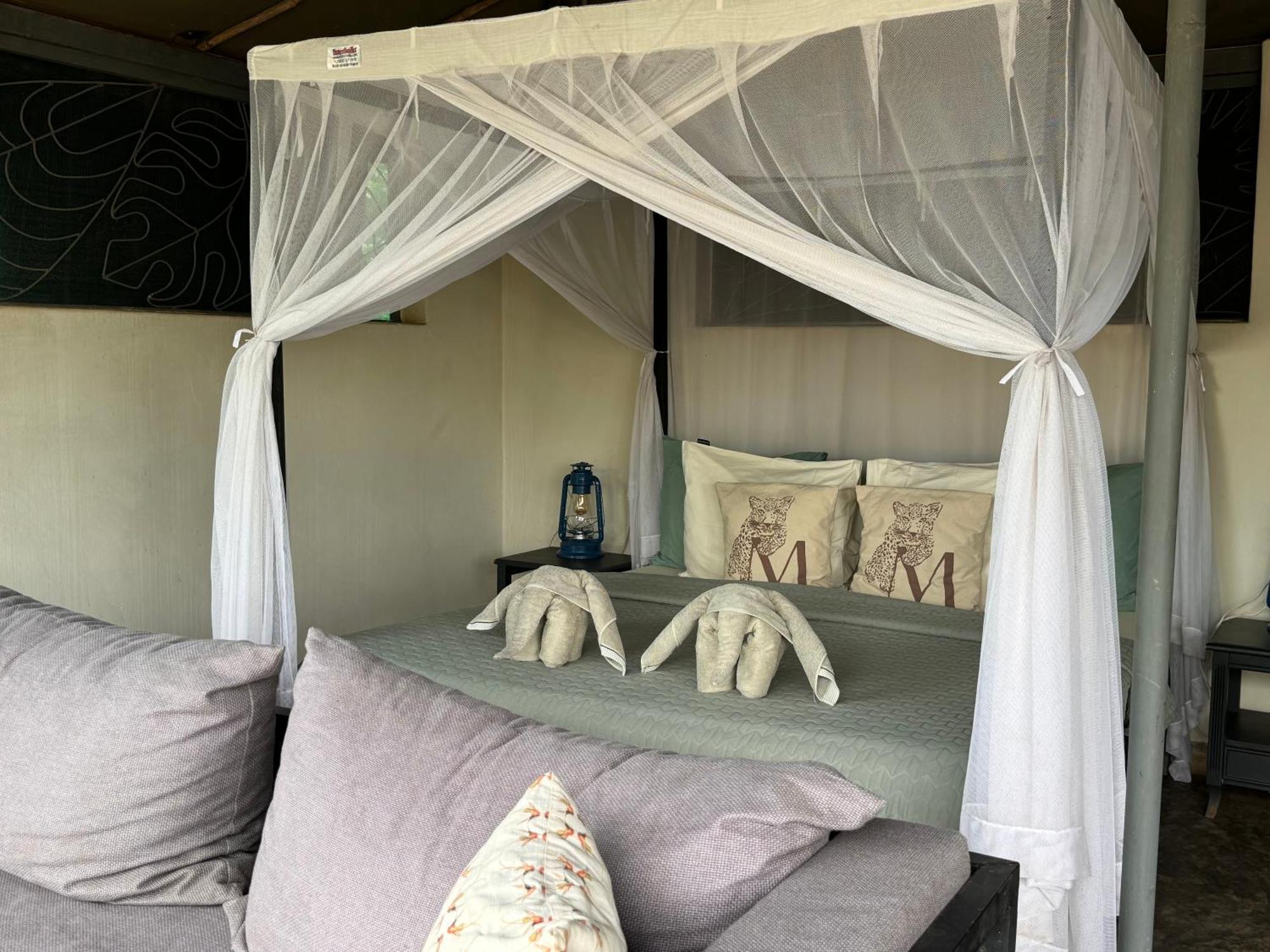 Msandile River Lodge Kakumbi Bagian luar foto