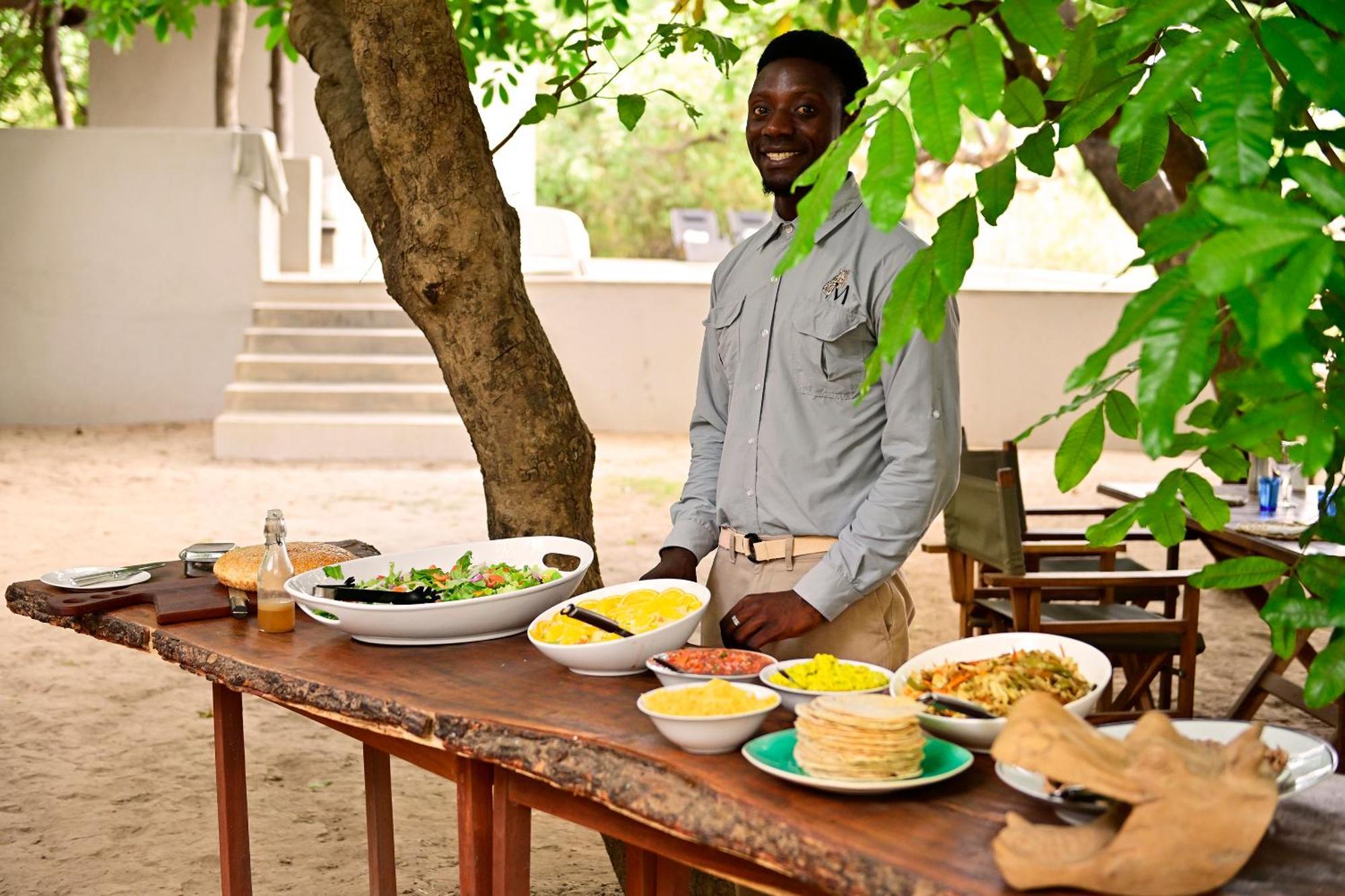 Msandile River Lodge Kakumbi Bagian luar foto
