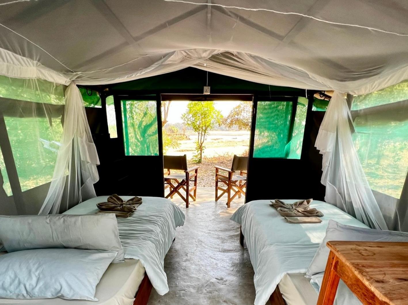 Msandile River Lodge Kakumbi Bagian luar foto