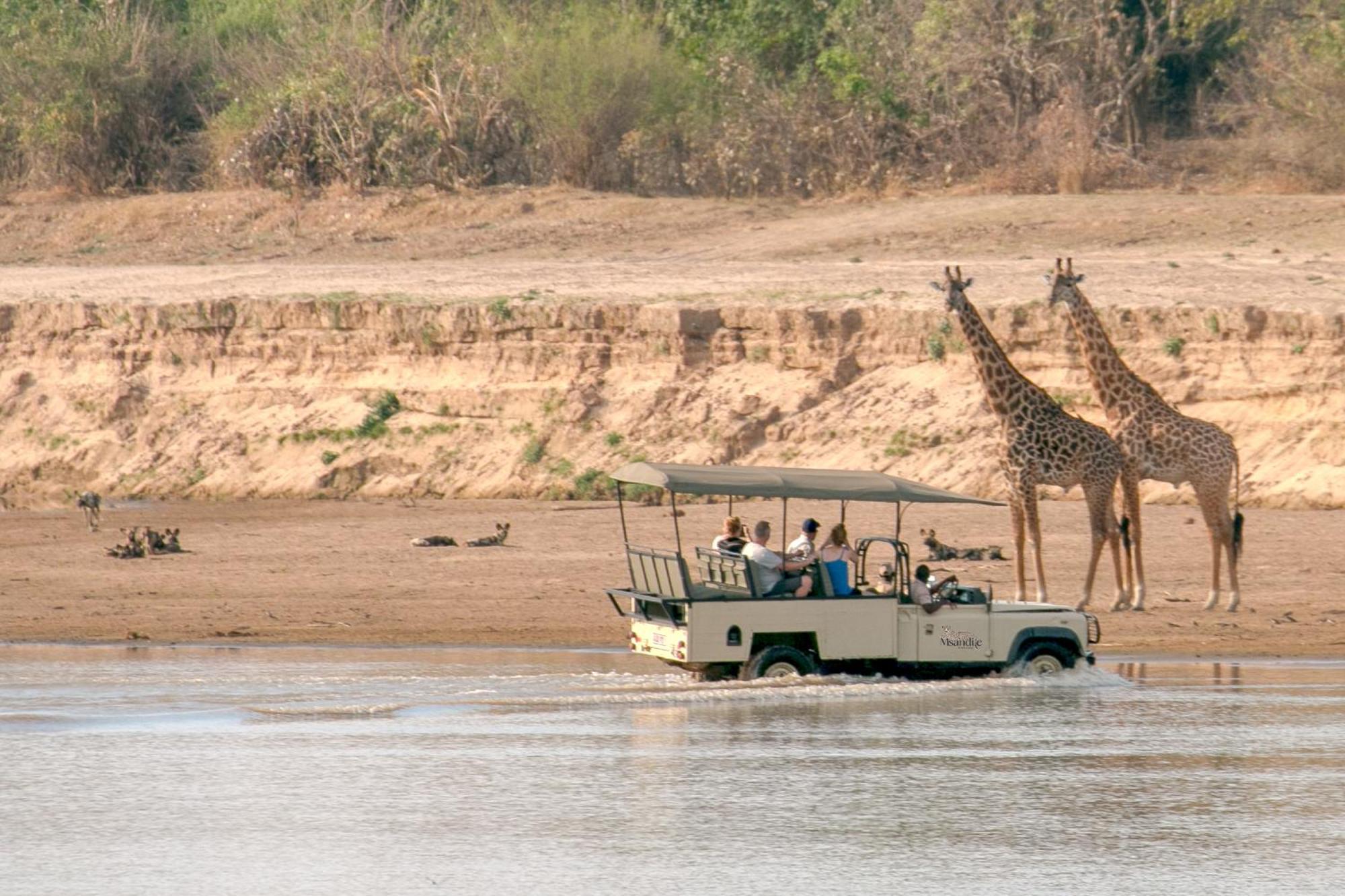 Msandile River Lodge Kakumbi Bagian luar foto